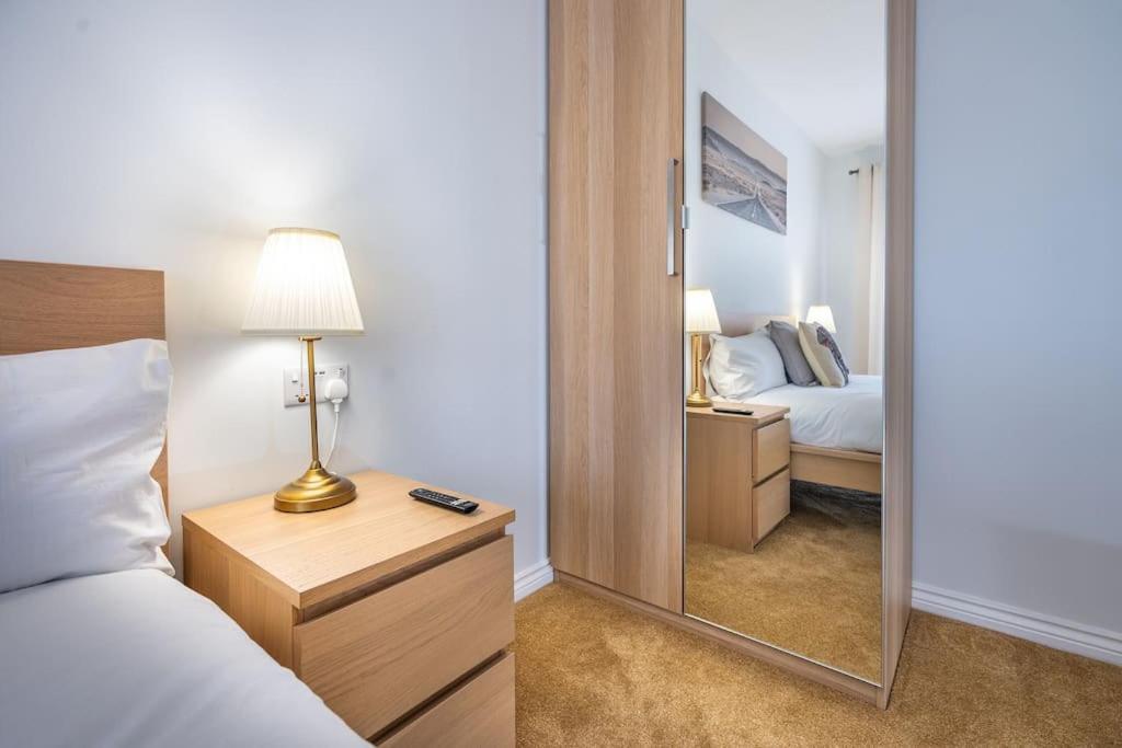 Reading 2-Bed Apartment & Parking Buitenkant foto